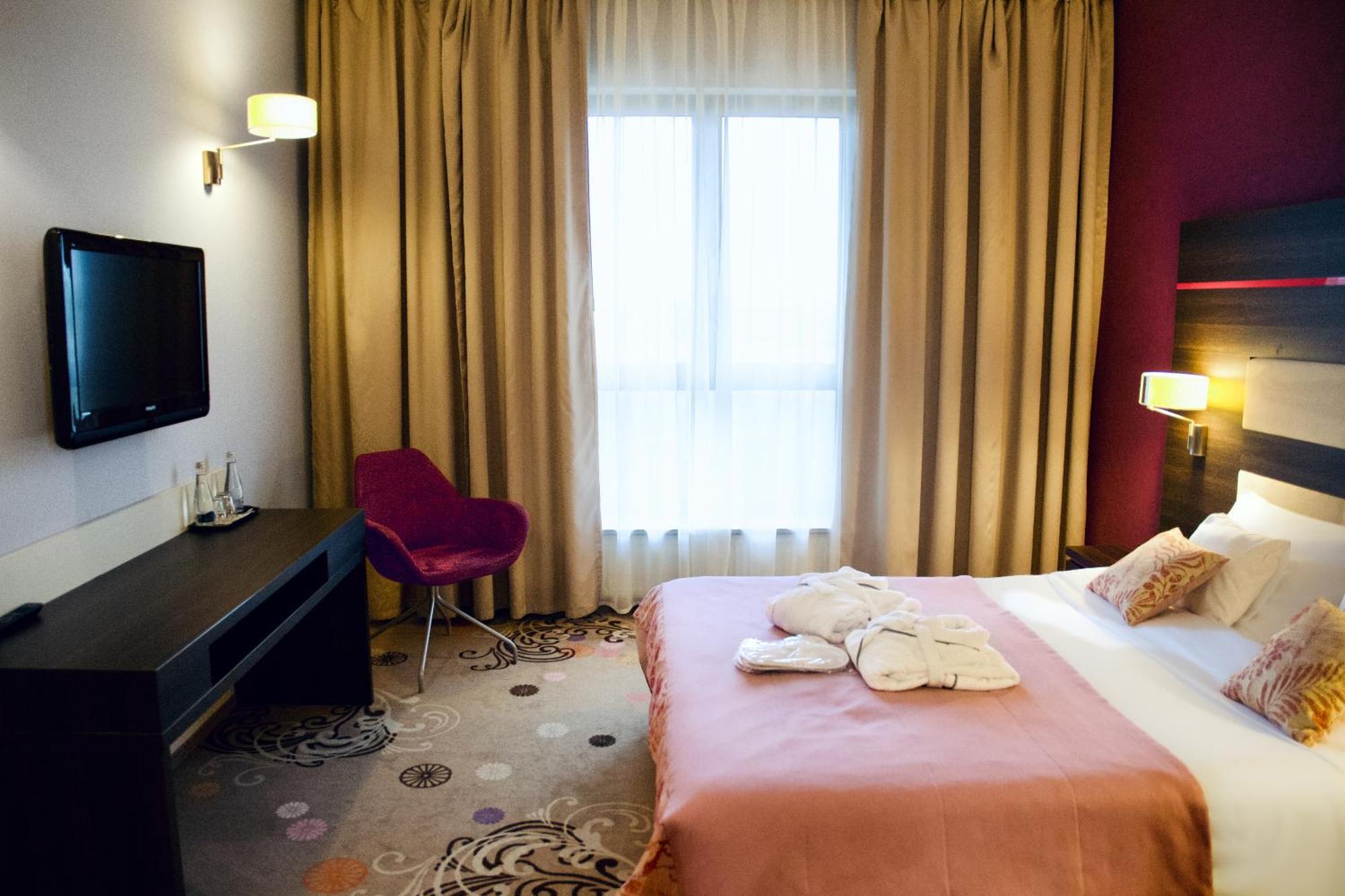 Hotel Szafran Челядзь Экстерьер фото