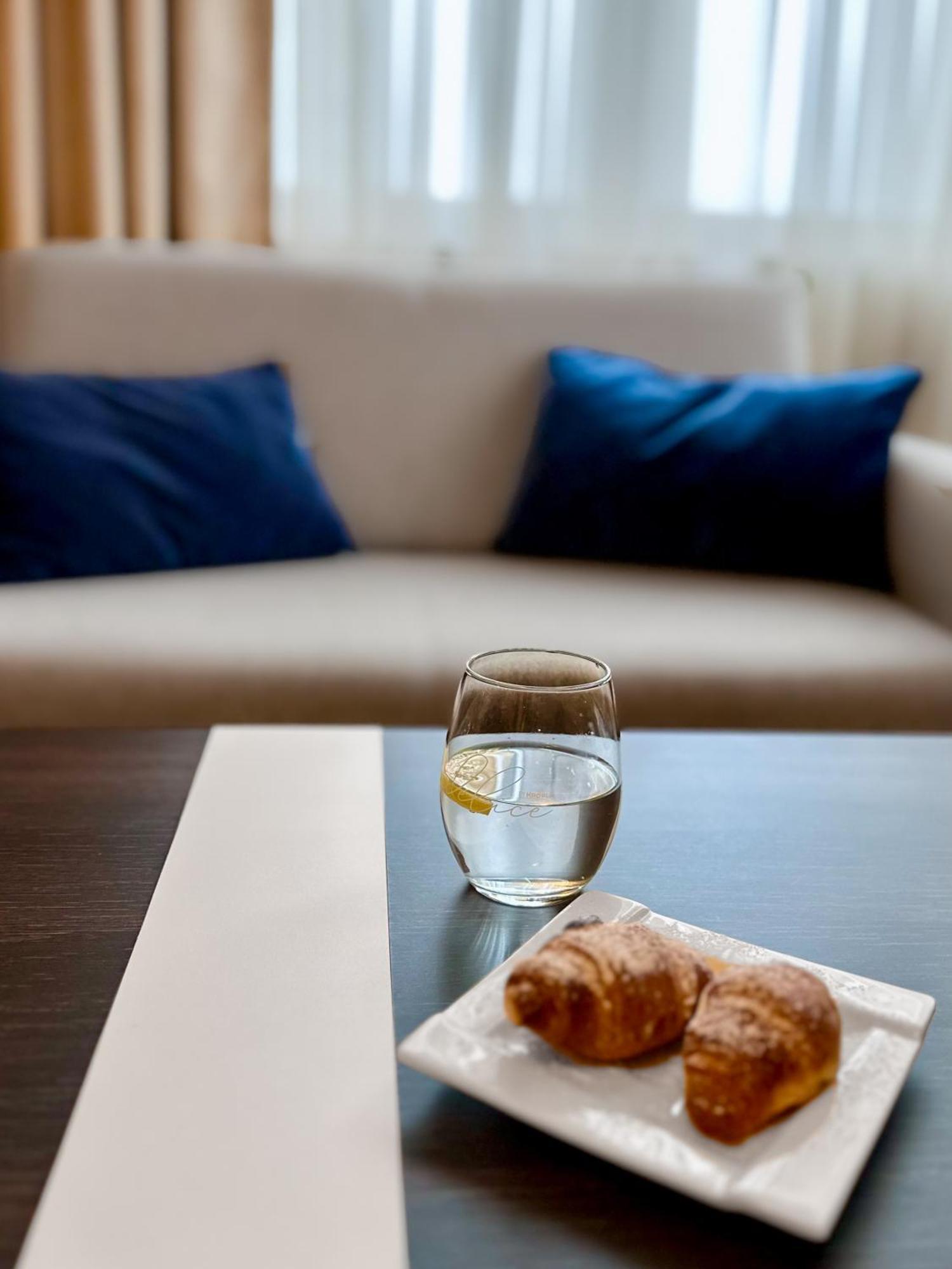 Hotel Szafran Челядзь Экстерьер фото